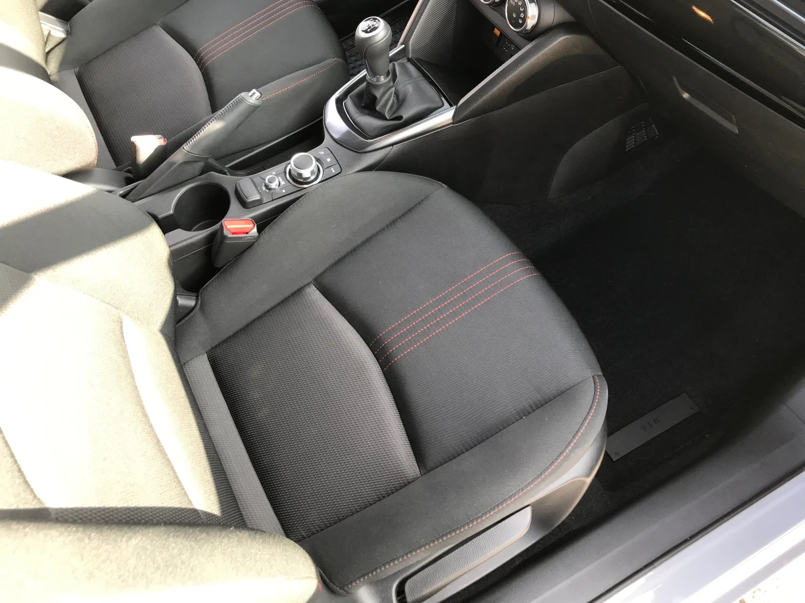 Mazda 2 1.5I 2024g - изображение 2