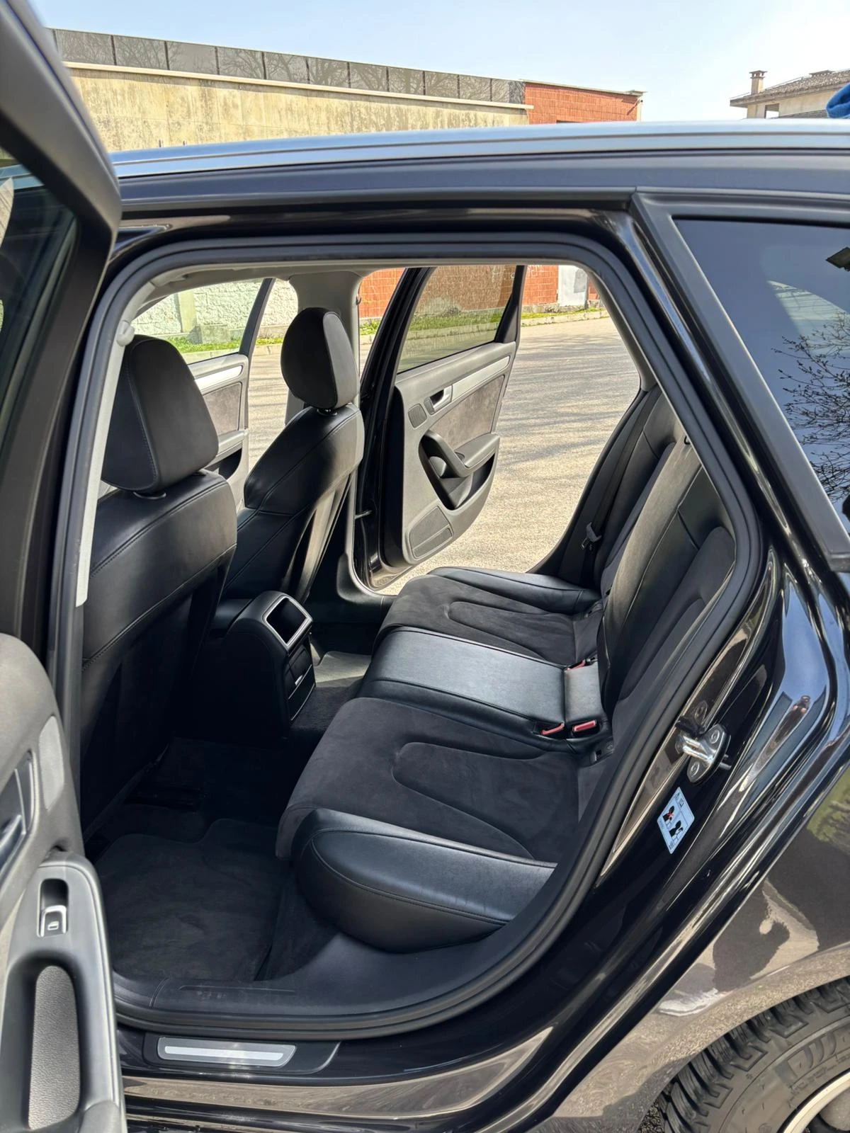 Audi A4 2.0TDI S-LINE, снимка 9 - Автомобили и джипове - 53741034