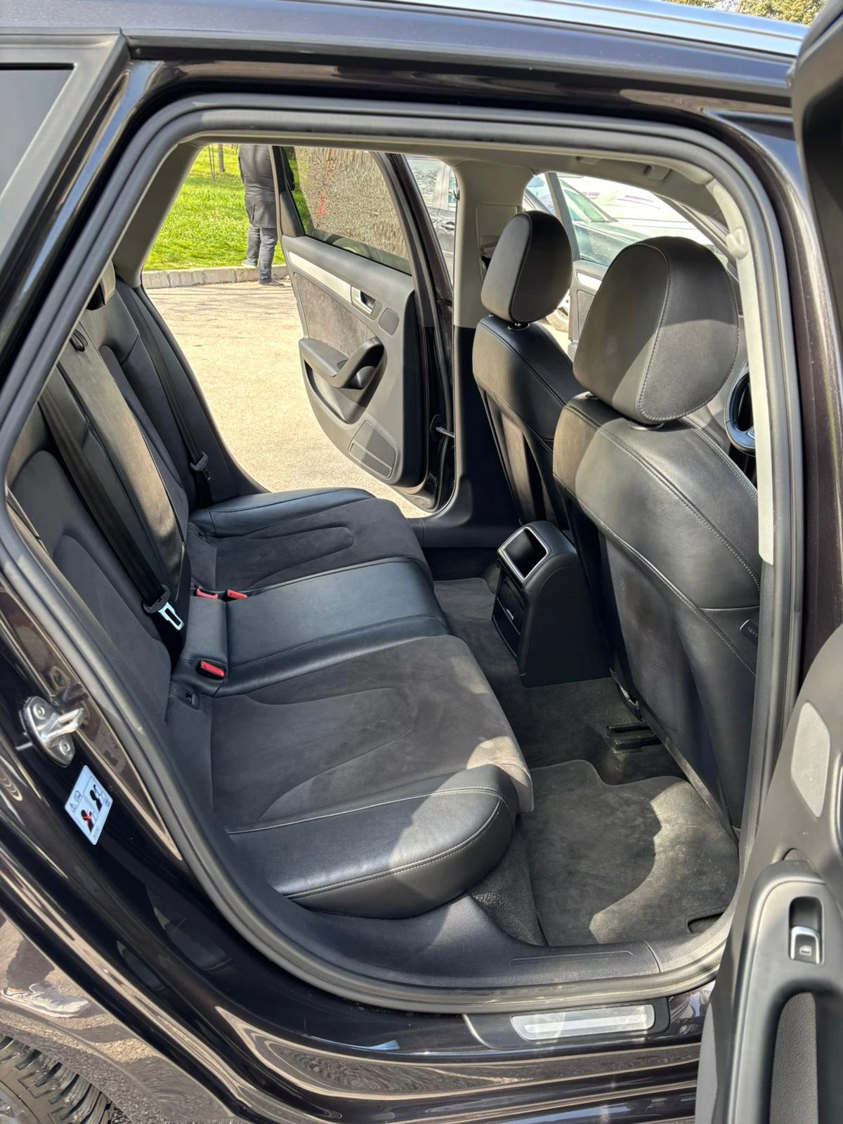 Audi A4 2.0TDI S-LINE, снимка 10 - Автомобили и джипове - 53741034