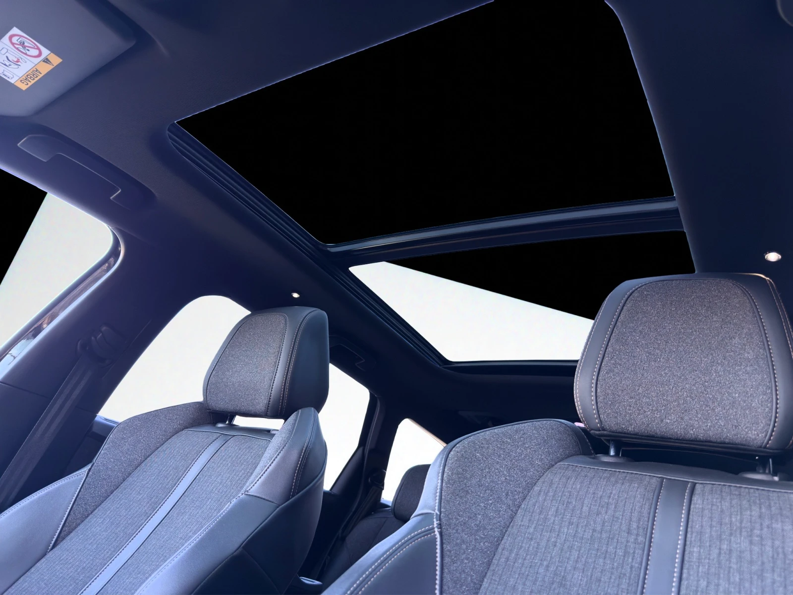 Peugeot 5008 GT LINE 1.5 BlueHDI 130 ЕАТ8 Гаранция до 03.2027 г, снимка 13 - Автомобили и джипове - 53735558