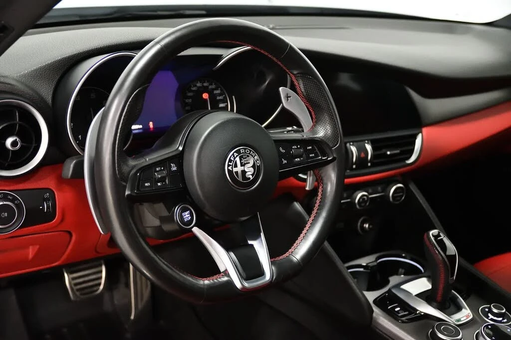 Alfa Romeo Giulia Ti Sport * АвтоКредит * (ЦЕНА ДО БГ), снимка 9 - Автомобили и джипове - 53866551