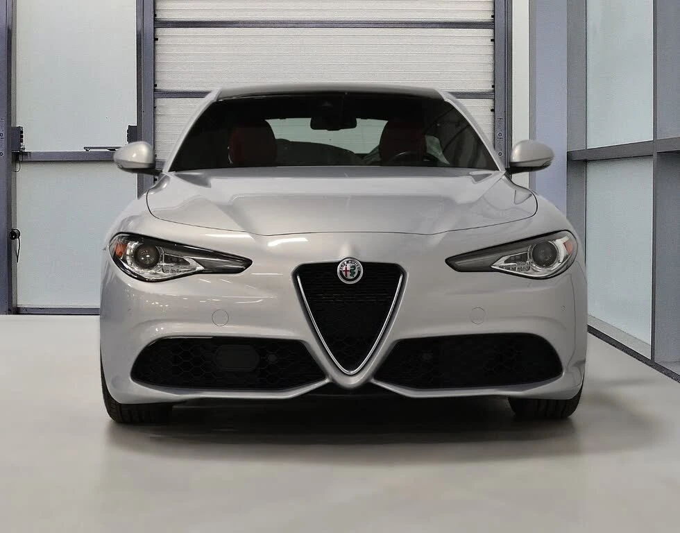 Alfa Romeo Giulia Ti Sport * АвтоКредит * (ЦЕНА ДО БГ), снимка 2 - Автомобили и джипове - 53866551