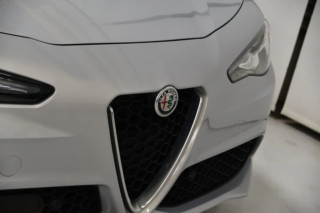 Alfa Romeo Giulia Ti Sport * АвтоКредит * (ЦЕНА ДО БГ), снимка 3 - Автомобили и джипове - 53866551