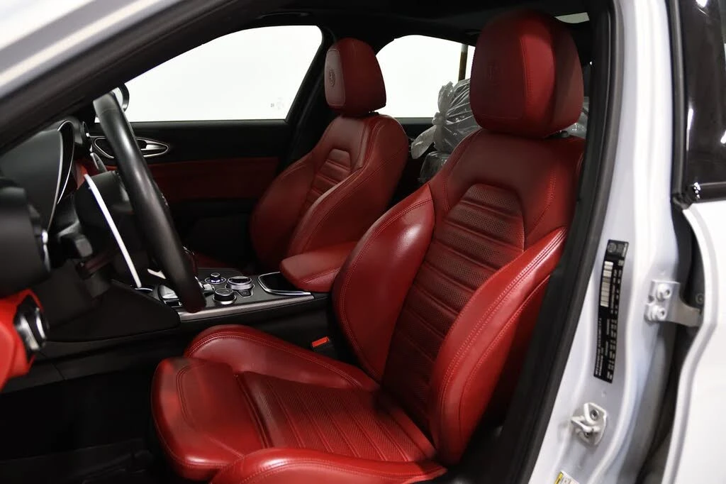 Alfa Romeo Giulia Ti Sport * АвтоКредит * (ЦЕНА ДО БГ), снимка 7 - Автомобили и джипове - 53866551