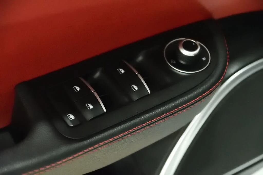 Alfa Romeo Giulia Ti Sport * АвтоКредит * (ЦЕНА ДО БГ), снимка 16 - Автомобили и джипове - 53866551