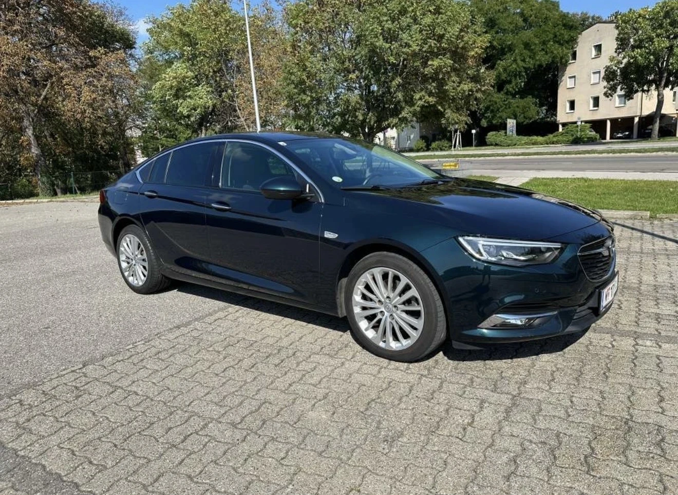 Opel Insignia Grand Sport 1.6 Turbo Limousine , снимка 3 - Автомобили и джипове - 54180185