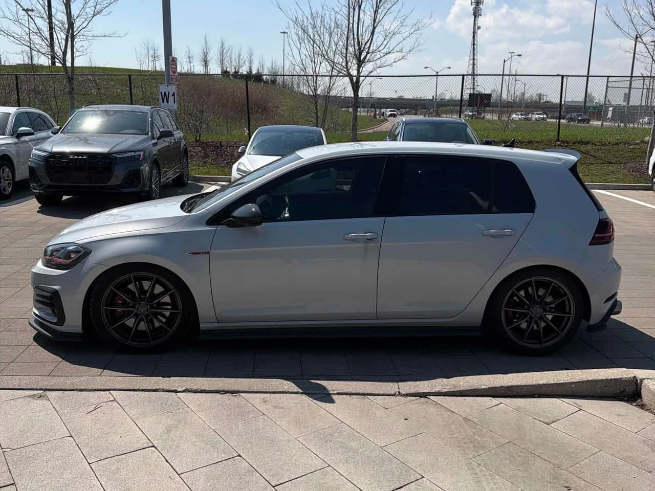 VW Golf * GTI* Auto * PANO* KEYLESS* ПОДГРЕВ* , снимка 2 - Автомобили и джипове - 54343354