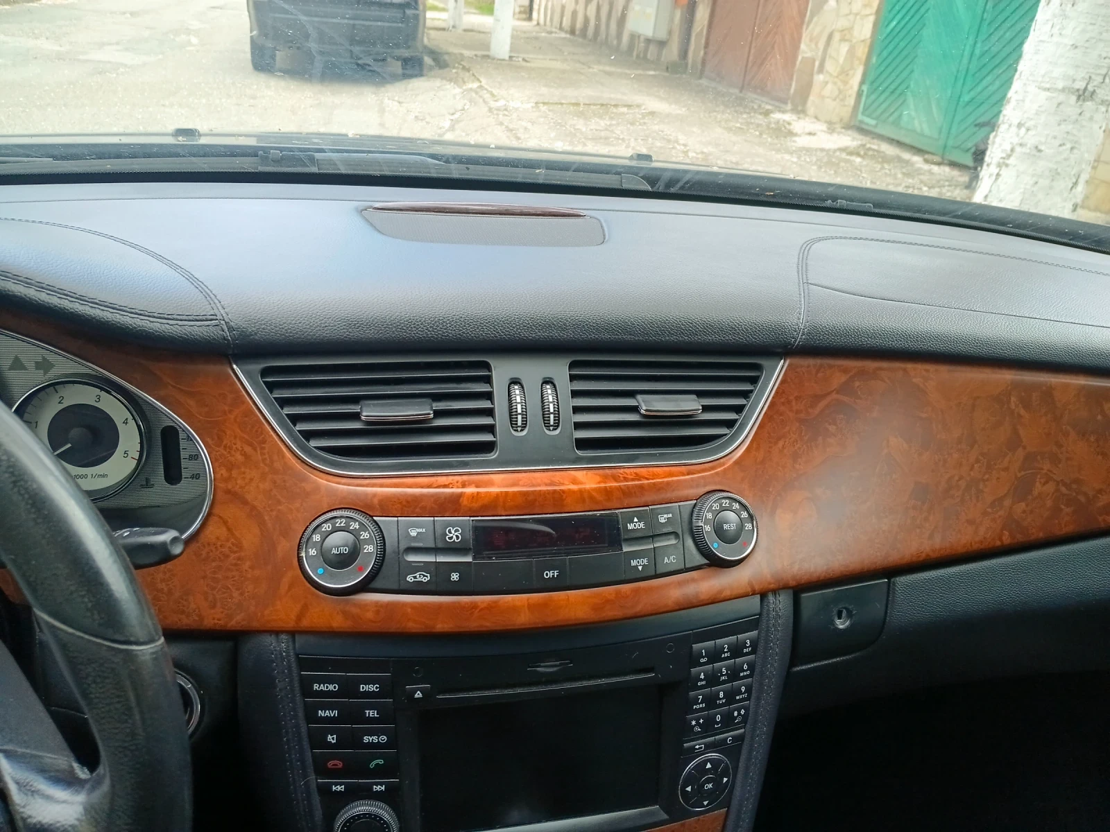 Mercedes-Benz CLS 320, снимка 8 - Автомобили и джипове - 54345365