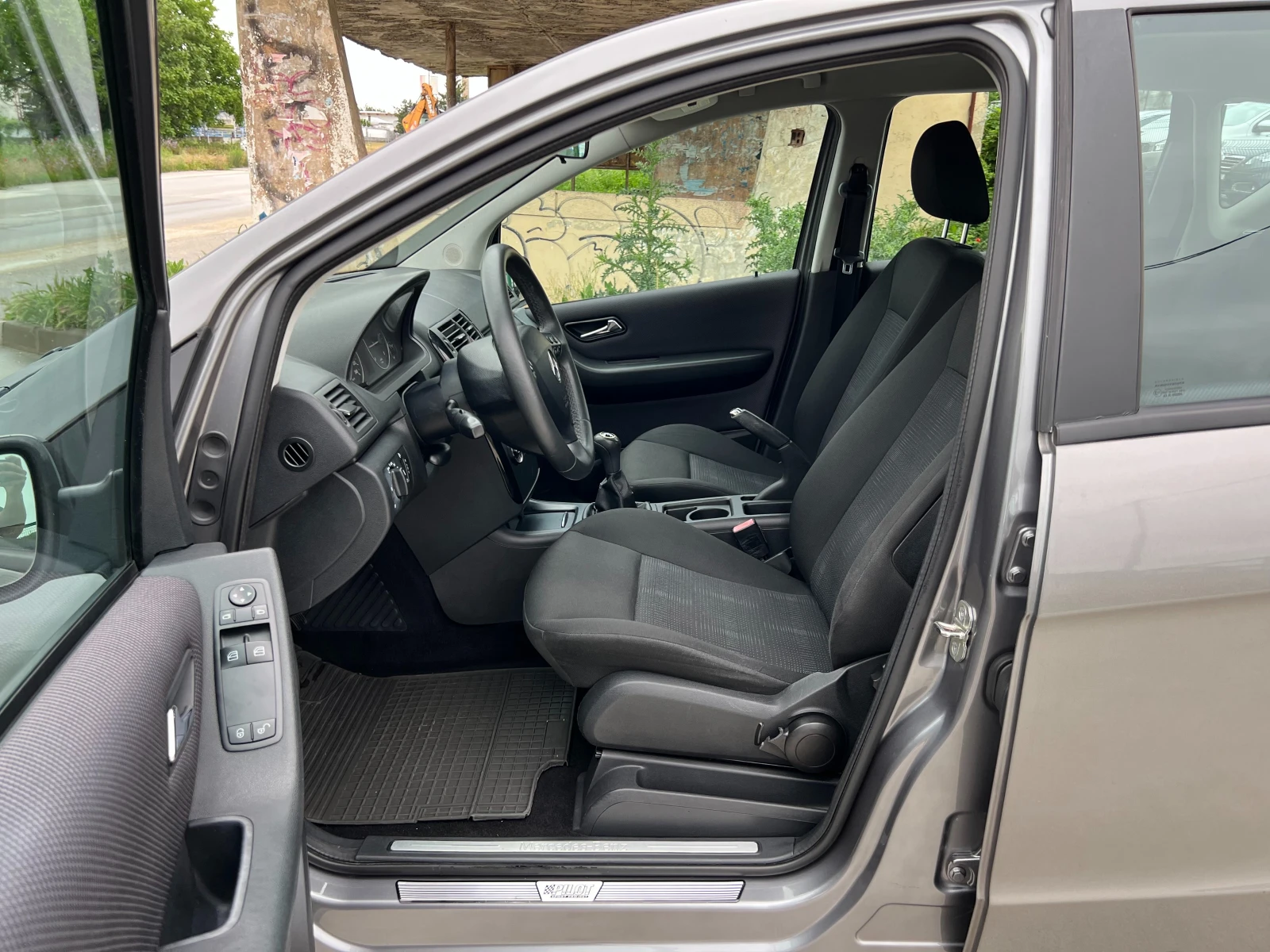 Mercedes-Benz A 180 2.0 CDI-109к.с, снимка 9 - Автомобили и джипове - 54659605