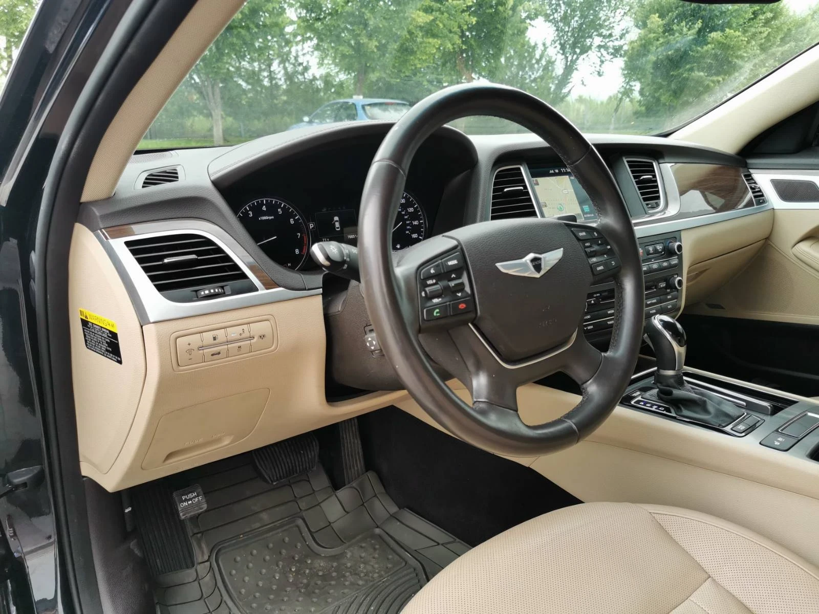 Hyundai Genesis | Mobile.bg � ����������� 11