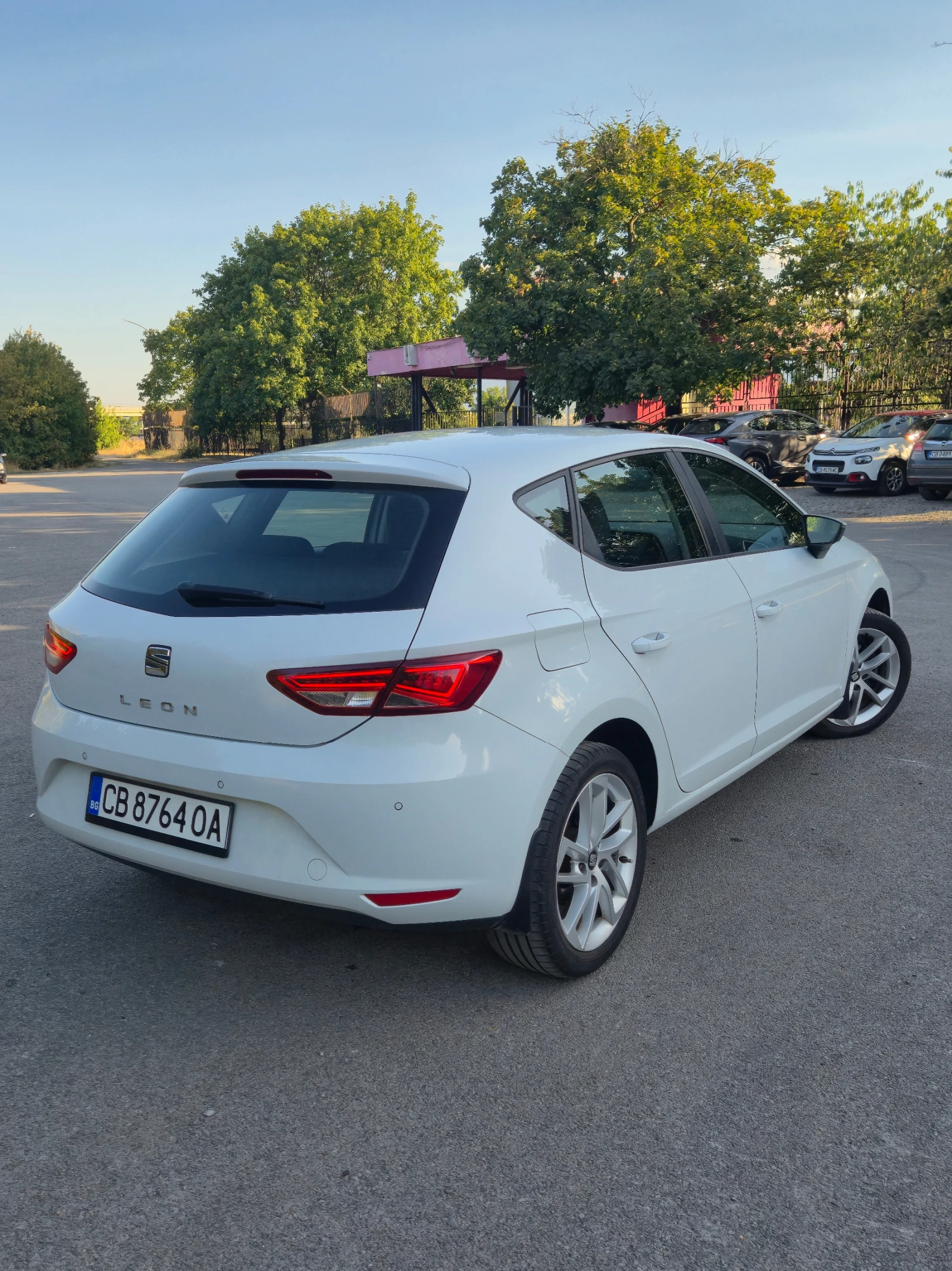 Seat Leon 1.2 TFSI DSG, снимка 3 - Автомобили и джипове - 56015721