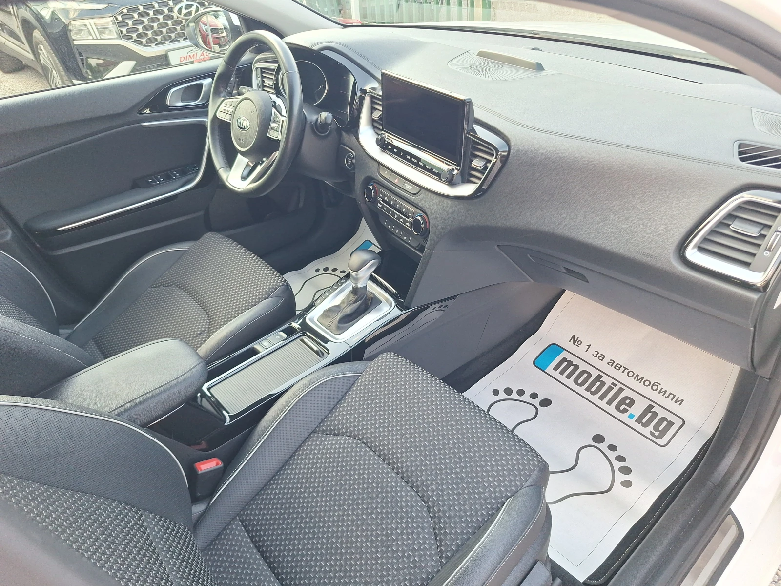 Kia Ceed 1.6 Plug-in Hybrid Koja Navi Kamera Full!, снимка 12 - Автомобили и джипове - 56023403