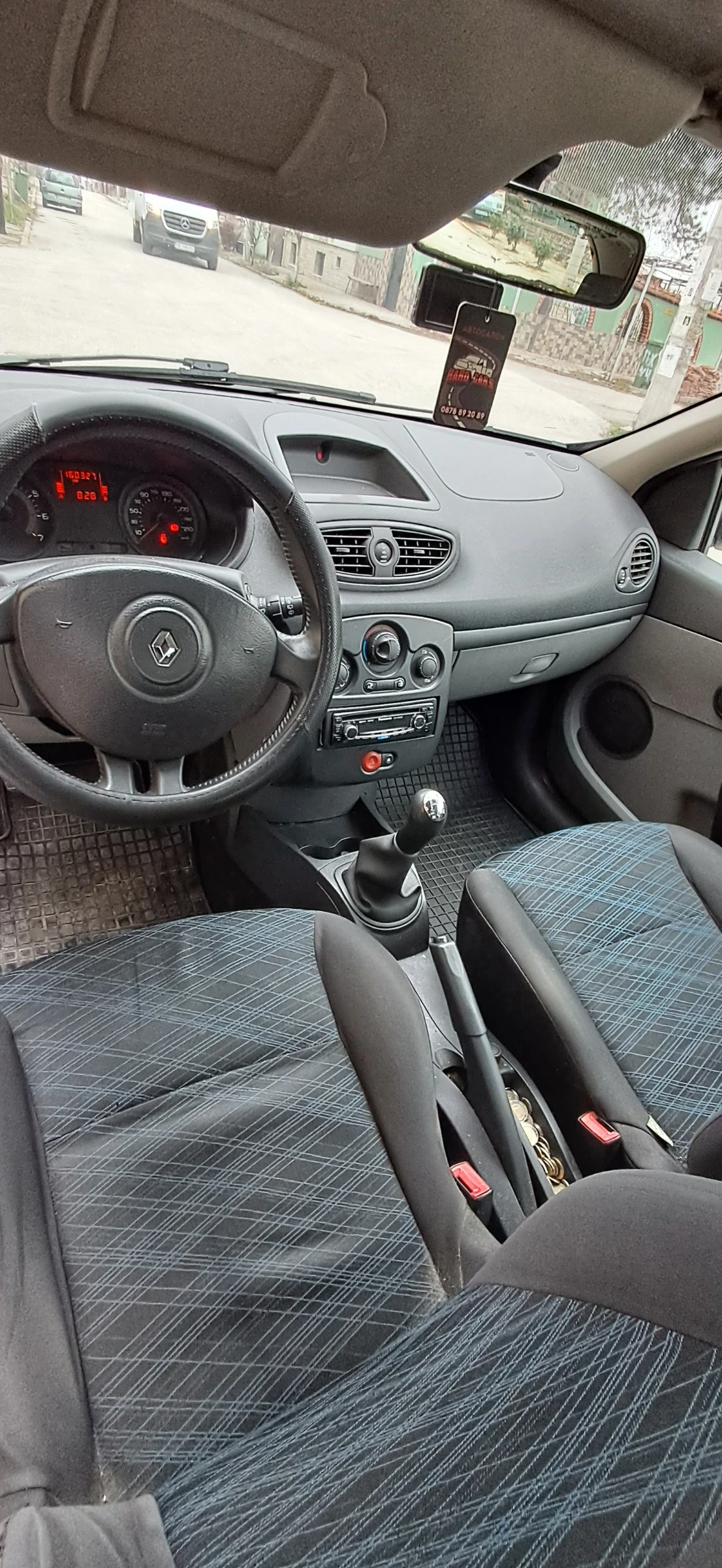 Renault Clio 1.2 75hp, снимка 5 - Автомобили и джипове - 56300651