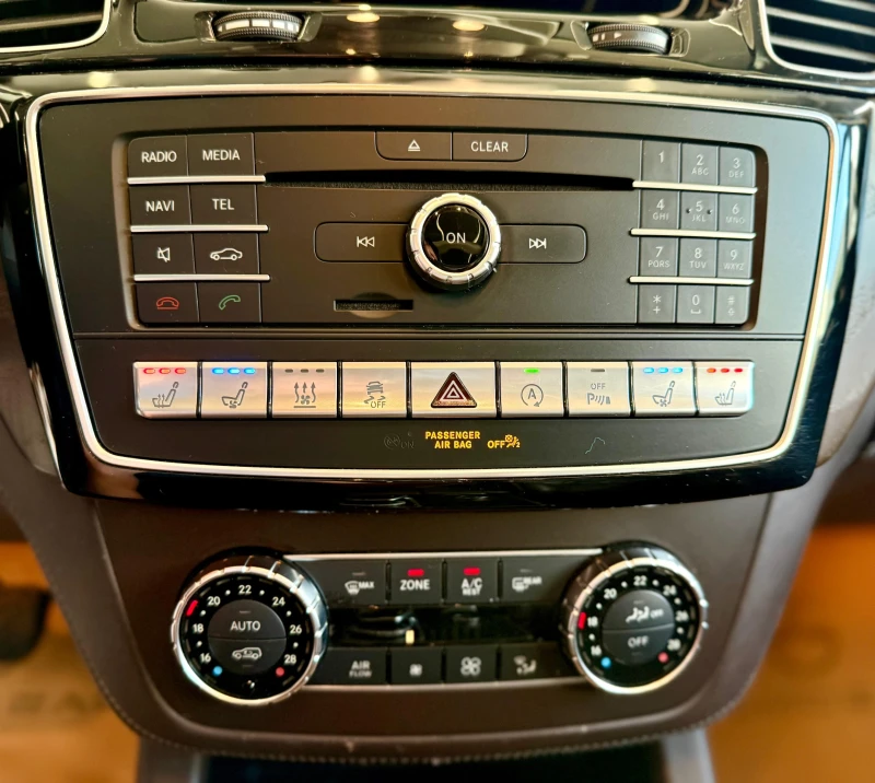 Mercedes-Benz GLS 500 AMG* Designo* 7 Местен* Лизинг* , снимка 13 - Автомобили и джипове - 47892118