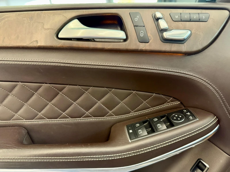 Mercedes-Benz GLS 500 AMG* Designo* 7 Местен* Лизинг* , снимка 7 - Автомобили и джипове - 47892118