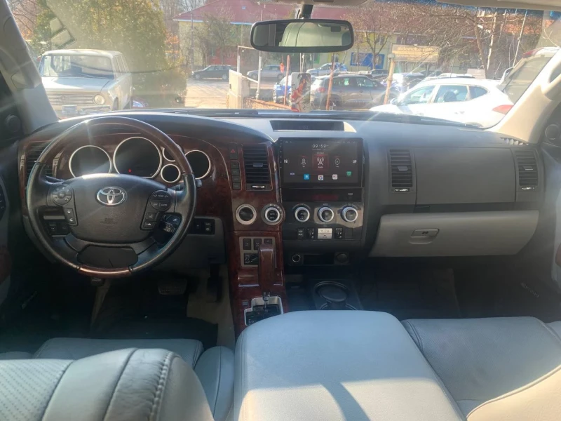 Toyota Sequoia, снимка 11 - Автомобили и джипове - 48128206