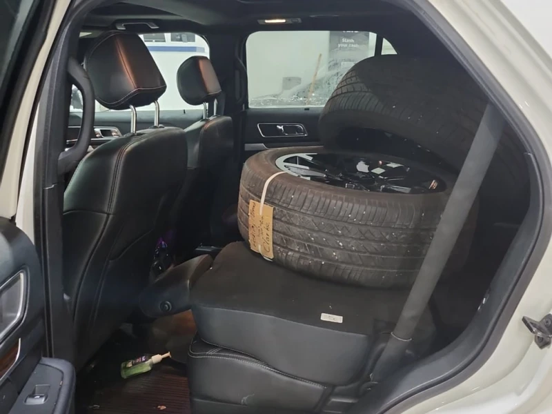 Ford Explorer * Limited * CARFAX * БЕЗ ПЪРВОНАЧАЛНА ВНОСКА, снимка 3 - Автомобили и джипове - 52744915