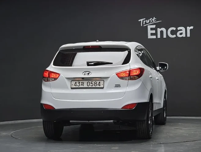 Hyundai Tucson 2.0 4WD - изображение 4