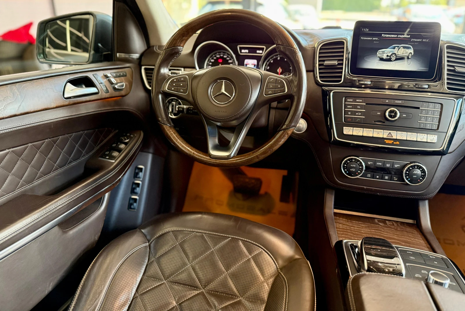 Mercedes-Benz GLS 500 AMG* Designo* 7 Местен* Лизинг*  - изображение 9