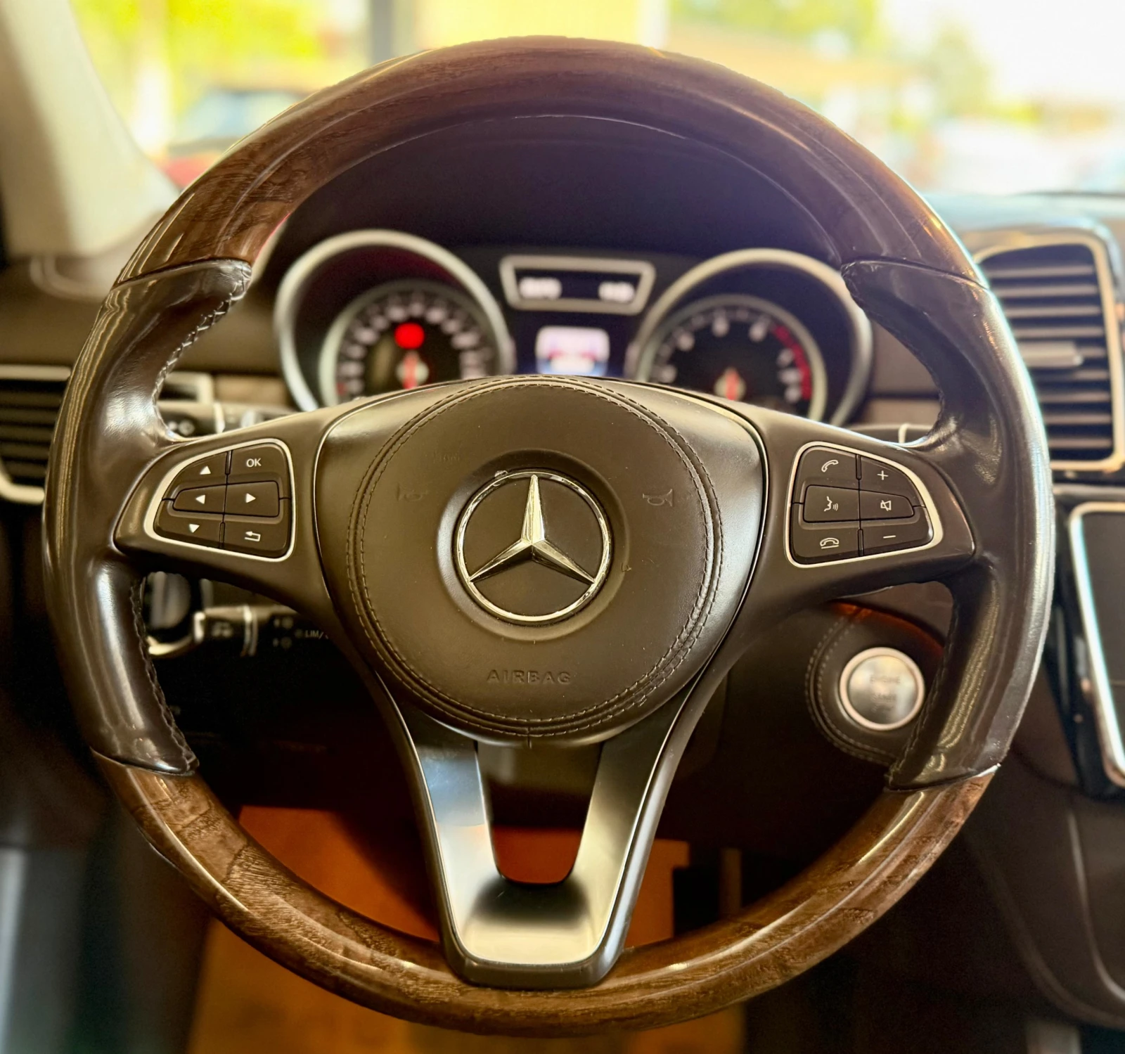 Mercedes-Benz GLS 500 AMG* Designo* 7 Местен* Лизинг*  - изображение 10