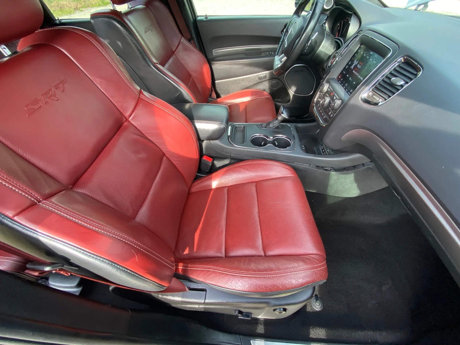 Dodge Durango 6, 4 SRT - изображение 9