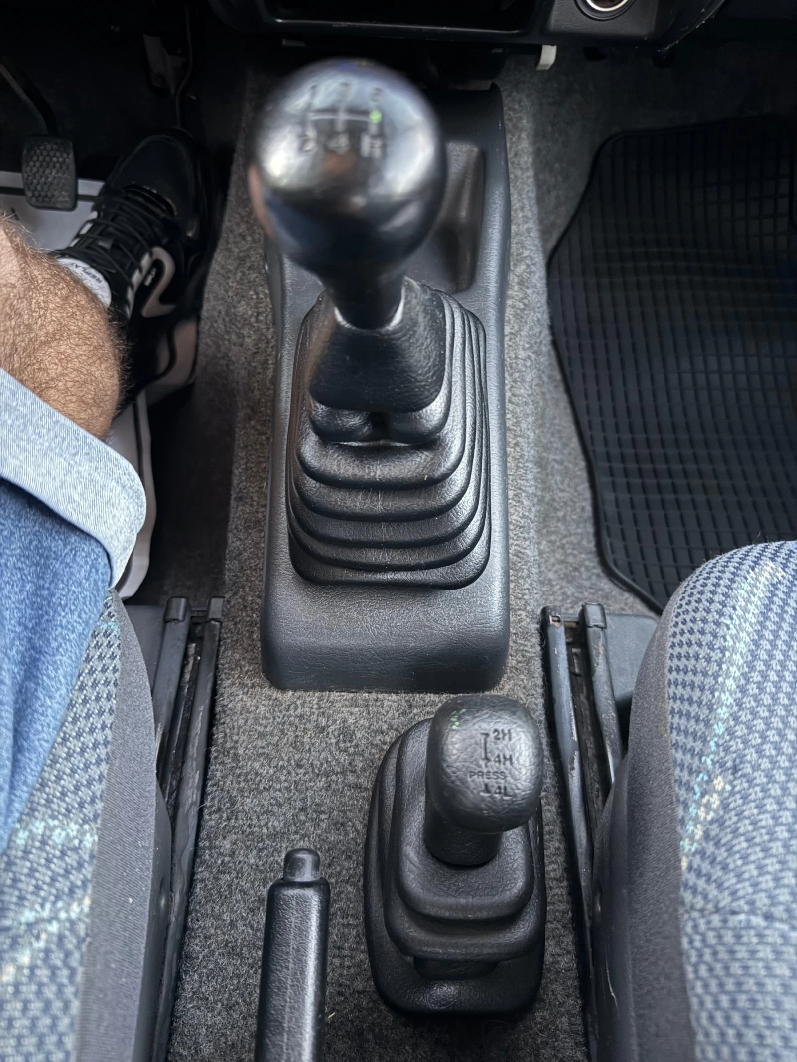 Suzuki Jimny 1.5 D 70 к.с., снимка 13 - Автомобили и джипове - 54683373