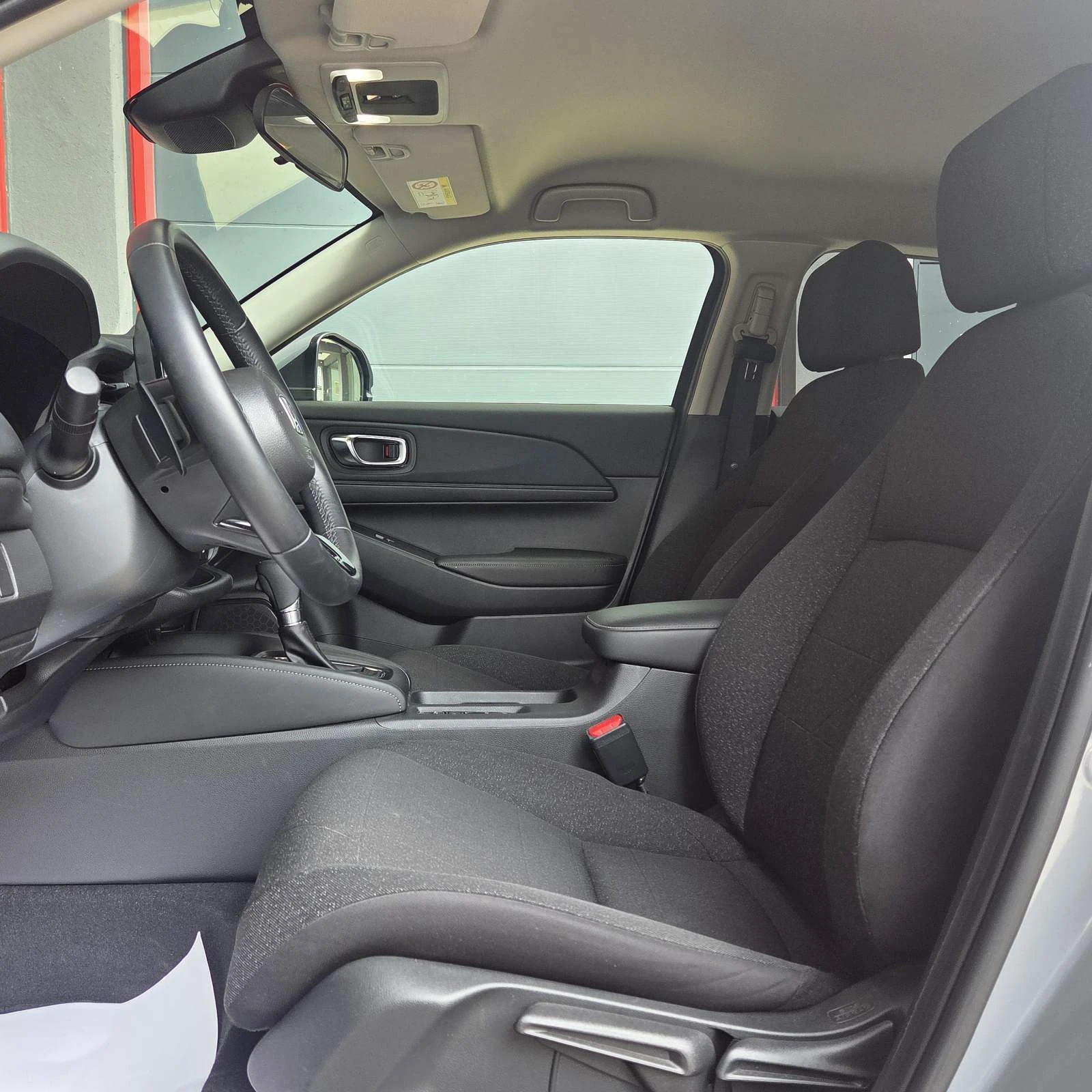 Honda Hr-v 1.5 HYBRID (FHEV) Elegance AT, снимка 9 - Автомобили и джипове - 55843959