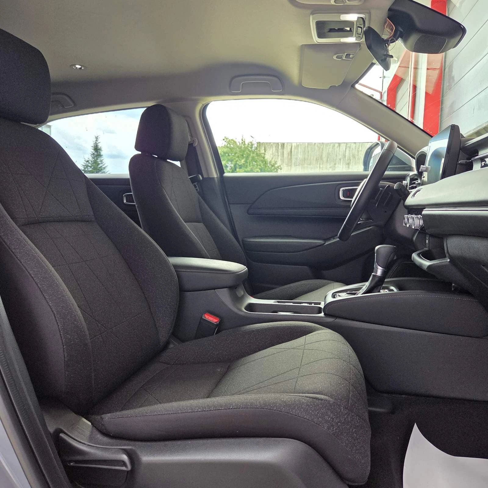 Honda Hr-v 1.5 HYBRID (FHEV) Elegance AT, снимка 14 - Автомобили и джипове - 55843959