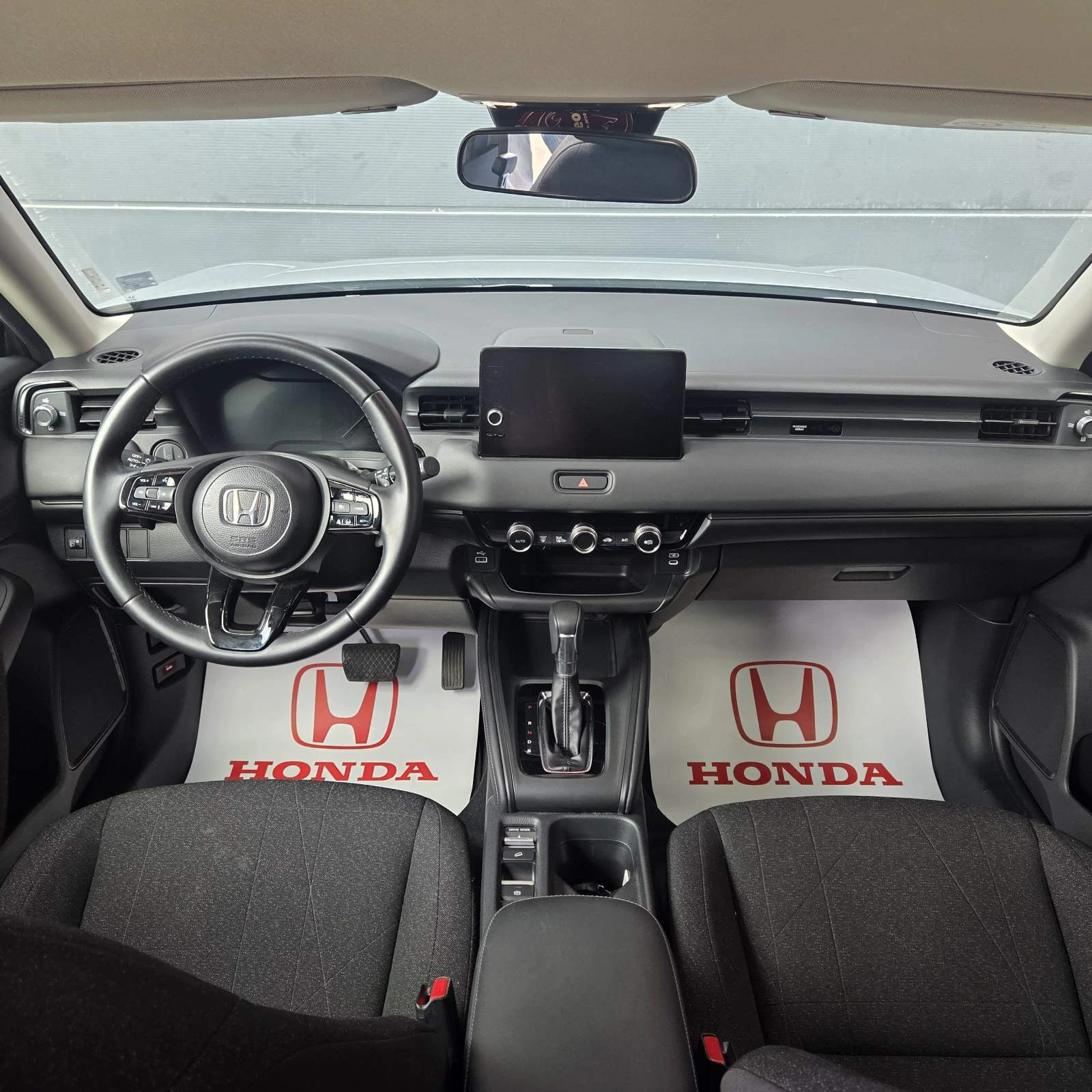 Honda Hr-v 1.5 HYBRID (FHEV) Elegance AT, снимка 10 - Автомобили и джипове - 55843959