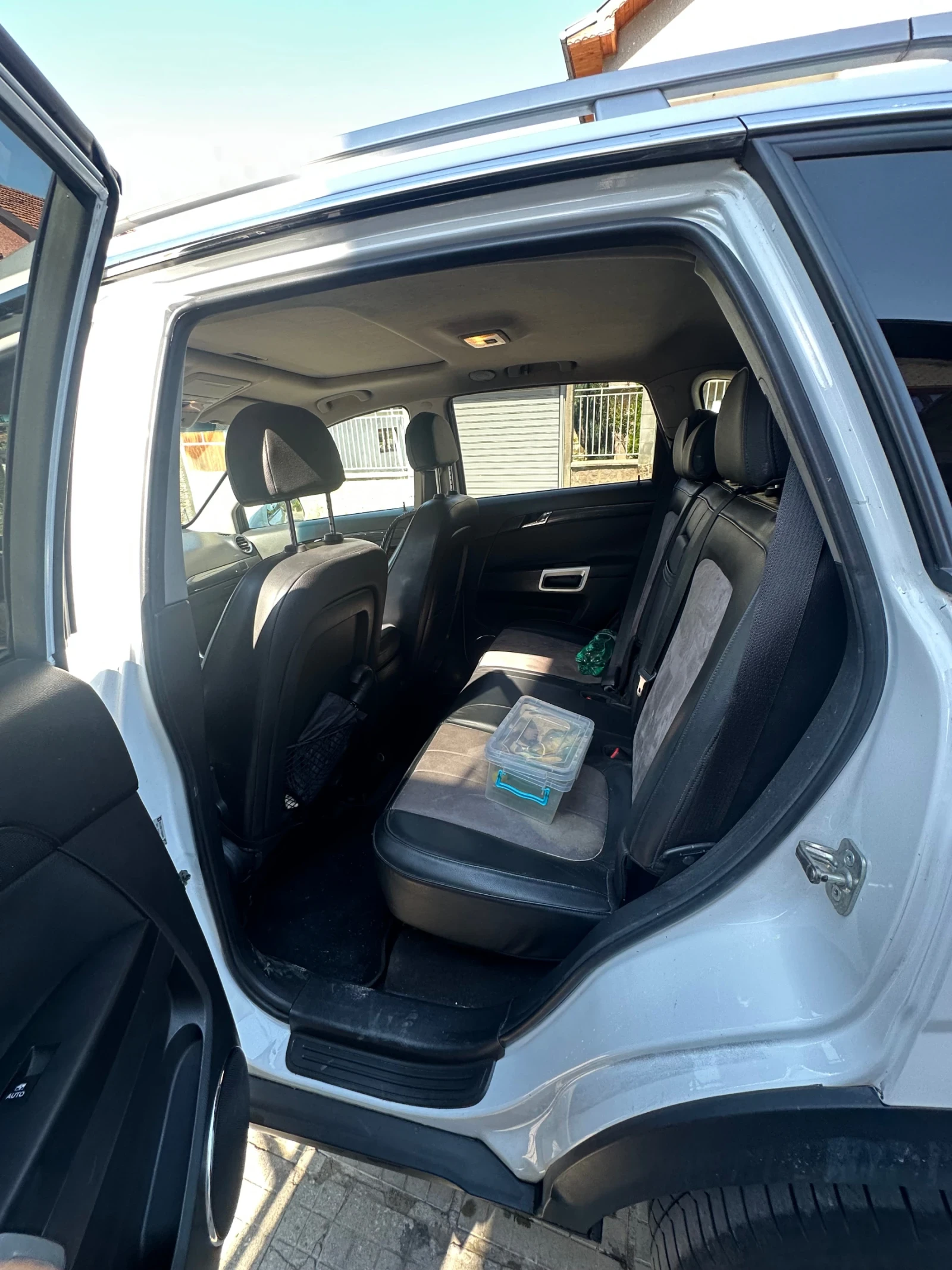 Opel Antara 2.4, снимка 10 - Автомобили и джипове - 56020735