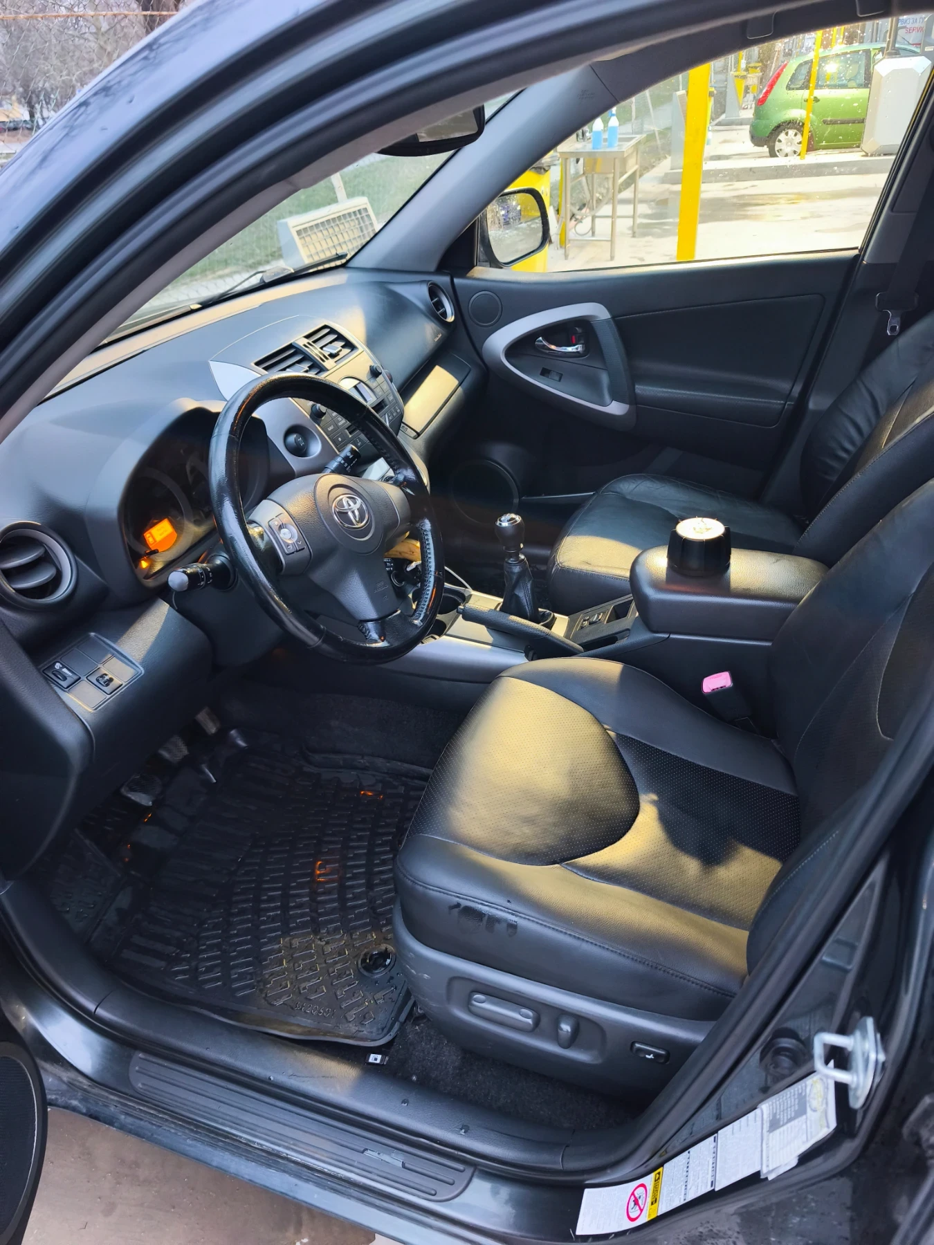 Toyota Rav4 2.2, снимка 7 - Автомобили и джипове - 56351200
