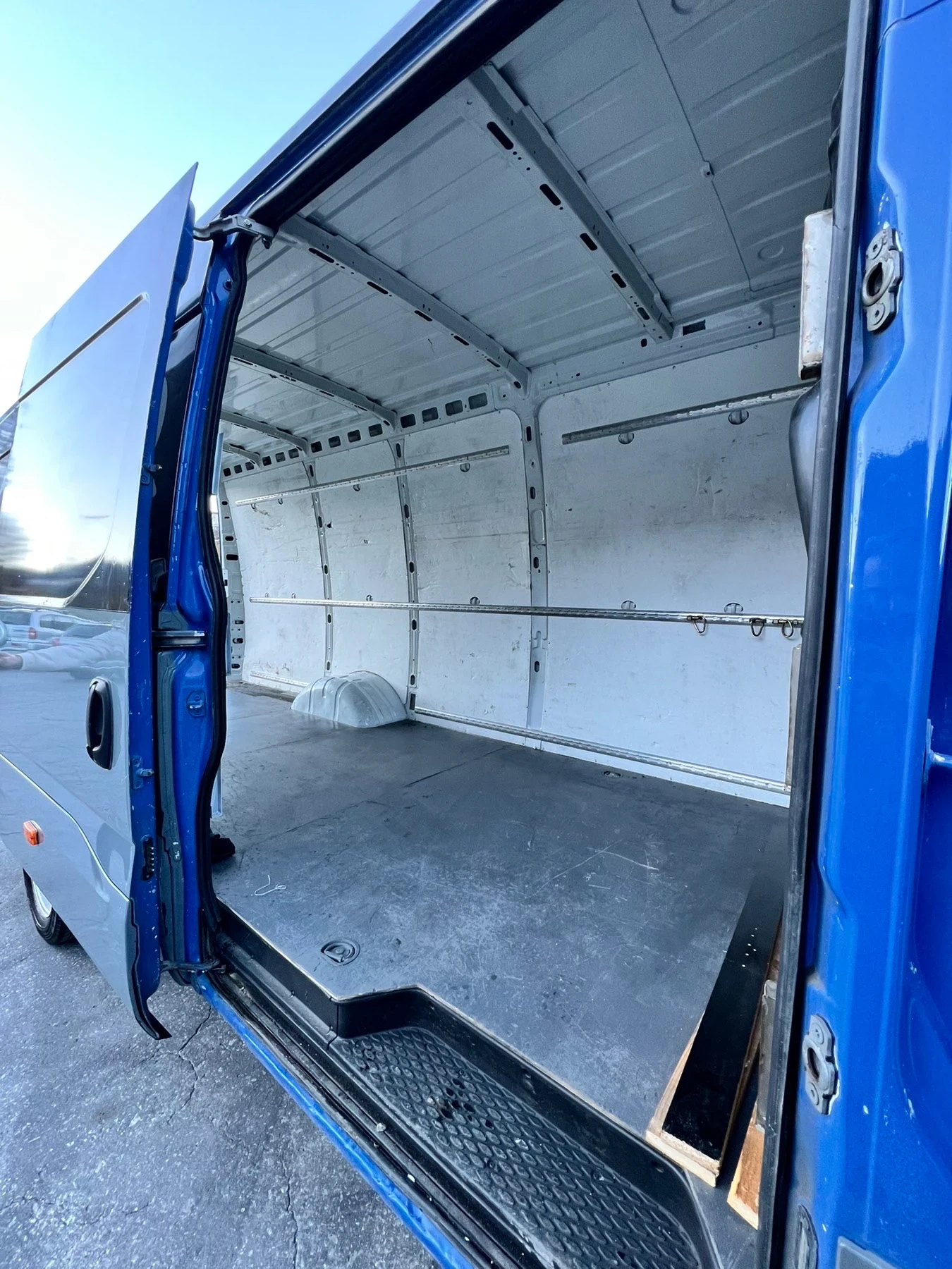 Iveco 35c17 IVECO 35-170 ДВ. ГУМА 3, 0D XXL  Б  КЛИМАТР, 200хи - изображение 10