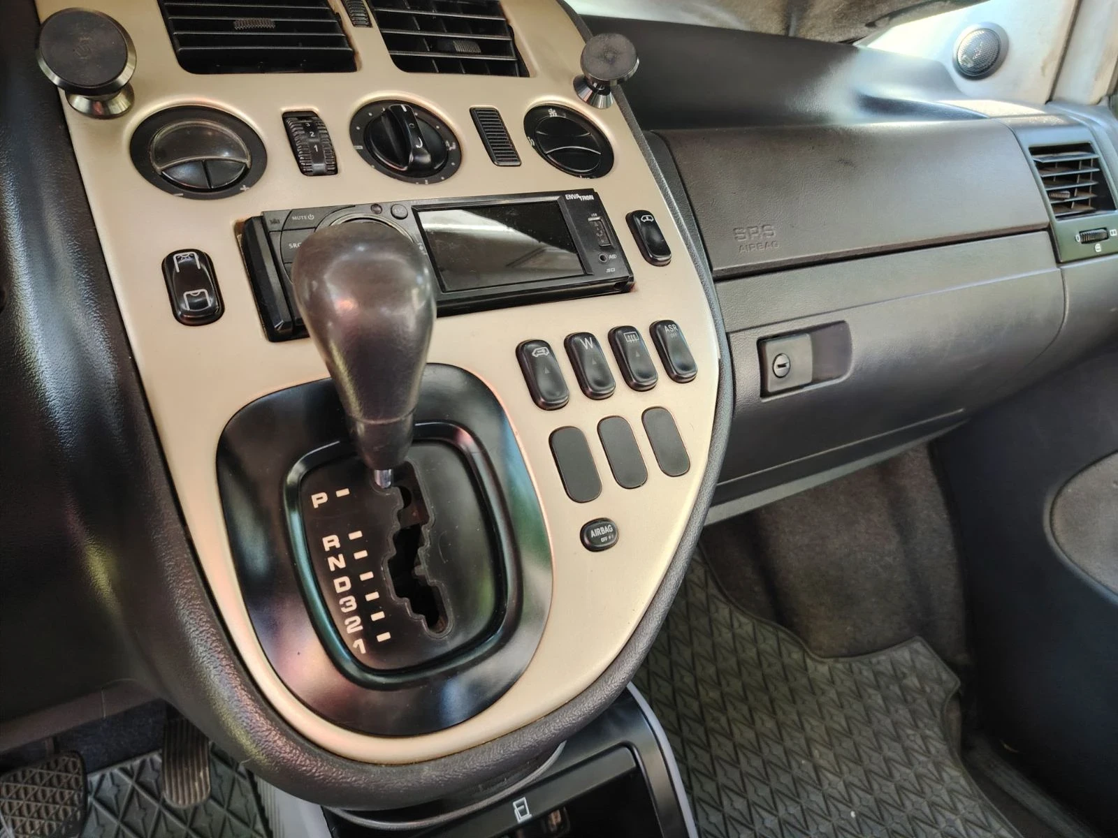 Mercedes-Benz Vito 2.2 CDI, снимка 12 - Бусове и автобуси - 55126652