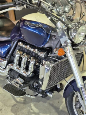 Triumph Rocket III Classic 2300 НОВ ВНОС ОТ ШВЕЙЦАРИЯ!!, снимка 9