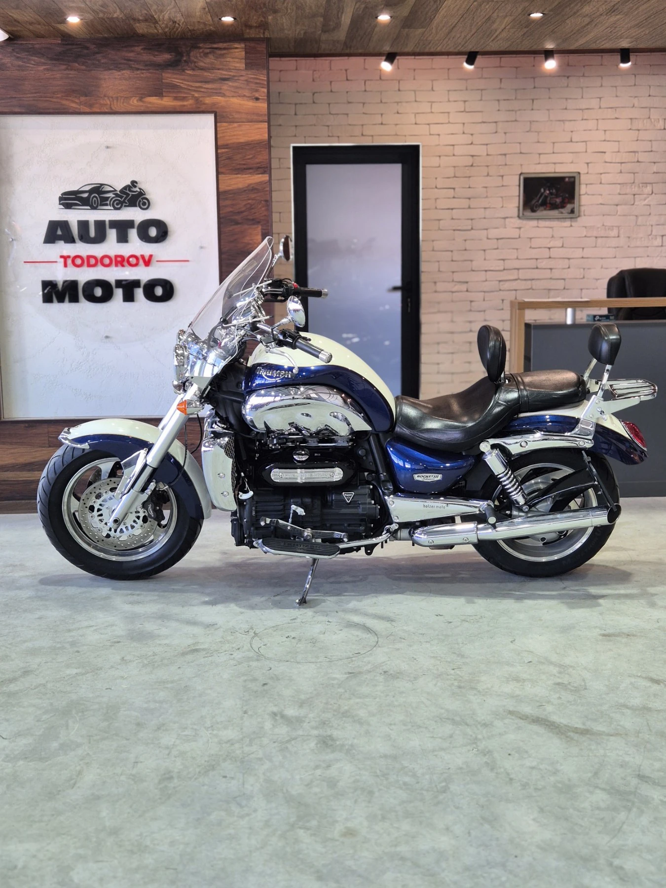 Triumph Rocket III Classic 2300 НОВ ВНОС ОТ ШВЕЙЦАРИЯ!!, снимка 4 - Мотоциклети и мототехника - 54682852