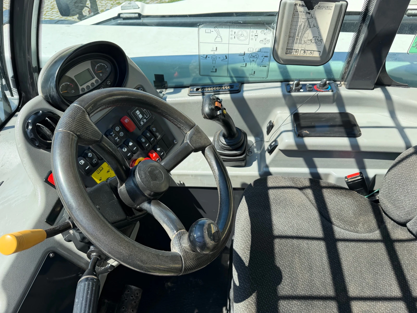 Телескопичен товарач Bobcat TL 38.40 HF AGRI ЛИЗИНГ, снимка 12 - Селскостопанска техника - 53418393