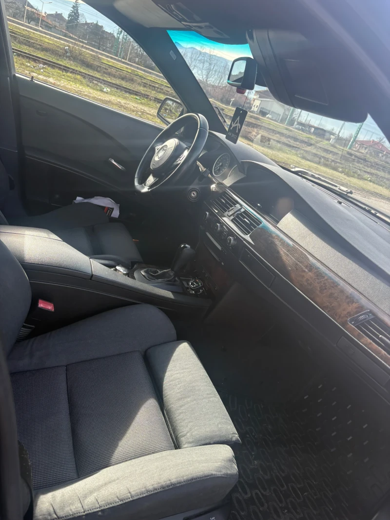 BMW 525, снимка 10 - Автомобили и джипове - 52733263