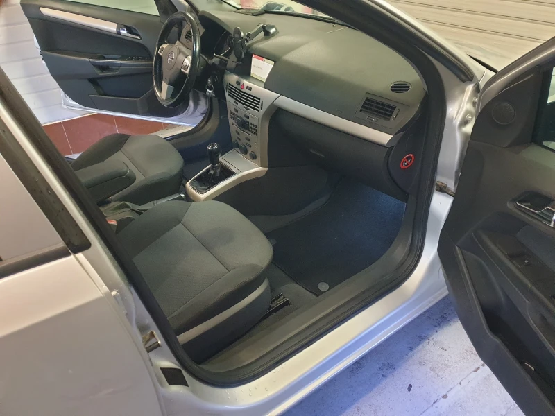 Opel Astra, снимка 13 - Автомобили и джипове - 52913396