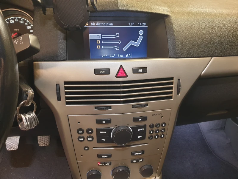 Opel Astra, снимка 9 - Автомобили и джипове - 52913396