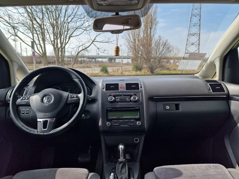 VW Touran 2.0TDI 140к.с DSG6 HIGH-LINE , снимка 5 - Автомобили и джипове - 53042049