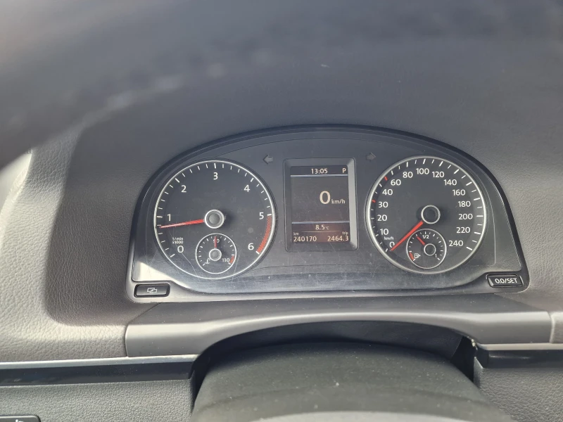 VW Touran 2.0TDI 140к.с DSG6 HIGH-LINE , снимка 12 - Автомобили и джипове - 53042049