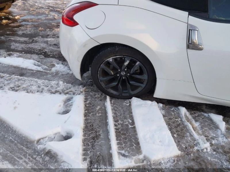 Nissan 370Z Roadster, снимка 5 - Автомобили и джипове - 53502132