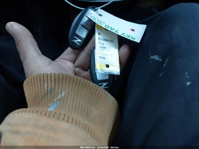 Nissan 370Z Roadster, снимка 9 - Автомобили и джипове - 53502132