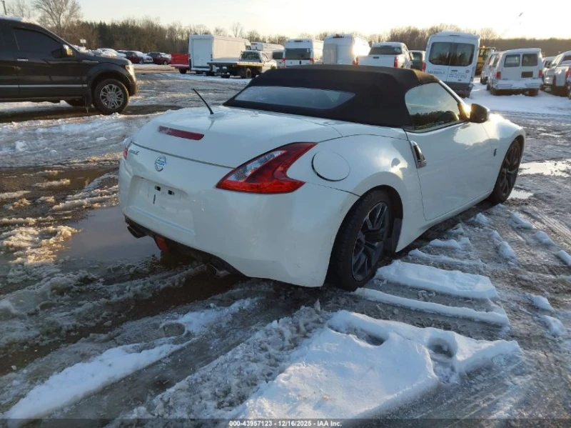 Nissan 370Z Roadster, снимка 4 - Автомобили и джипове - 53502132