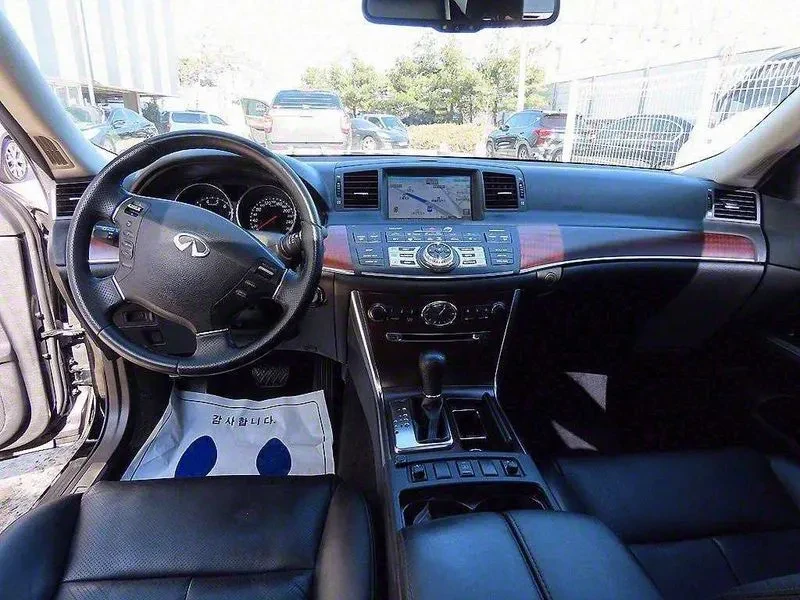 Infiniti M, снимка 7 - Автомобили и джипове - 54425210