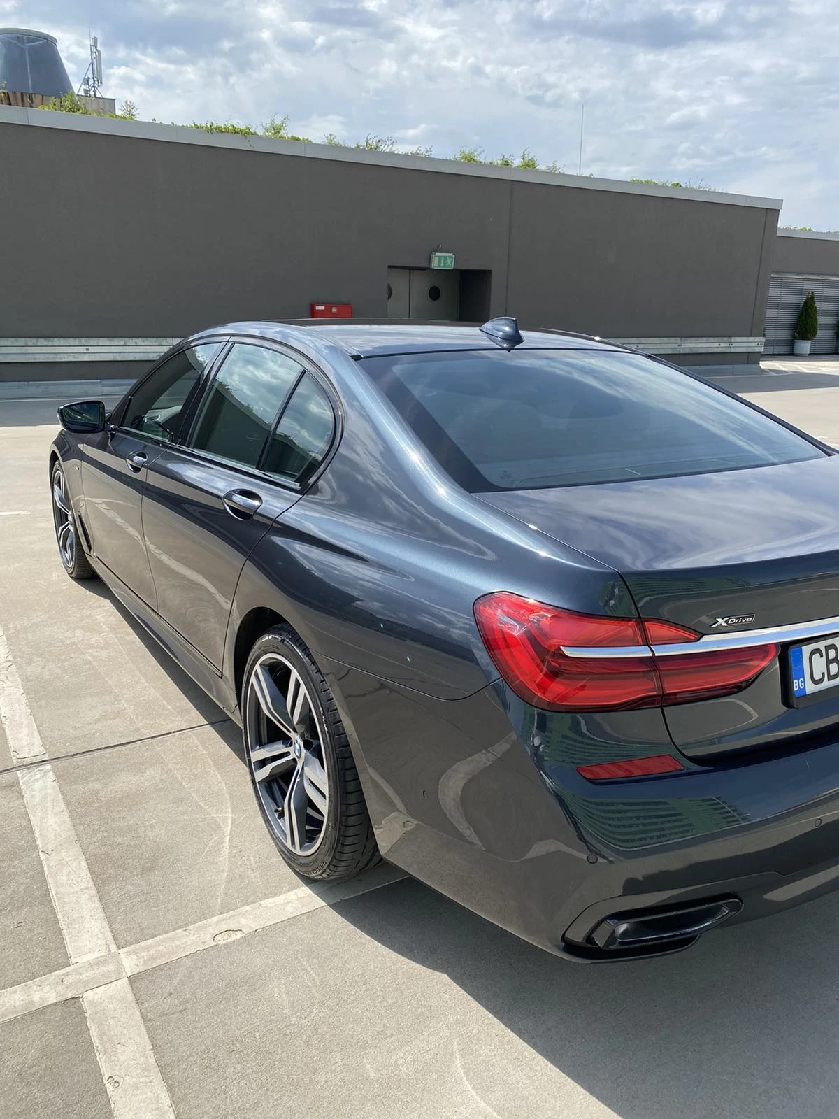 BMW 740 M xdrive - изображение 6