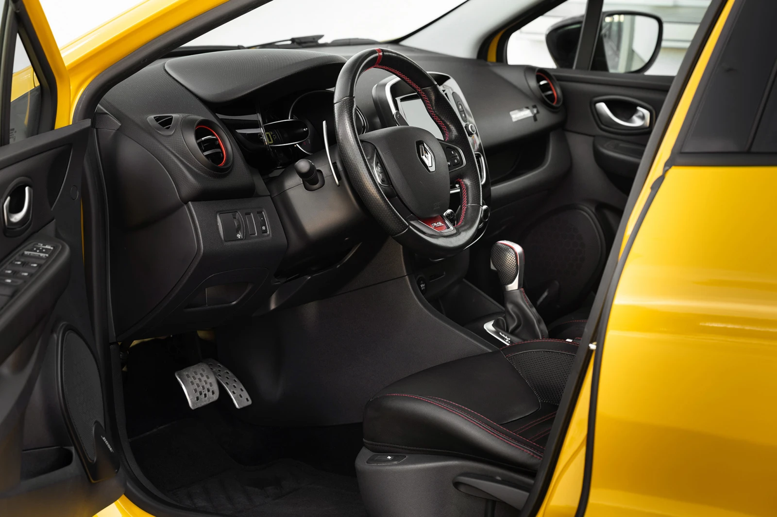 Renault Clio IV RS Turbo - изображение 6