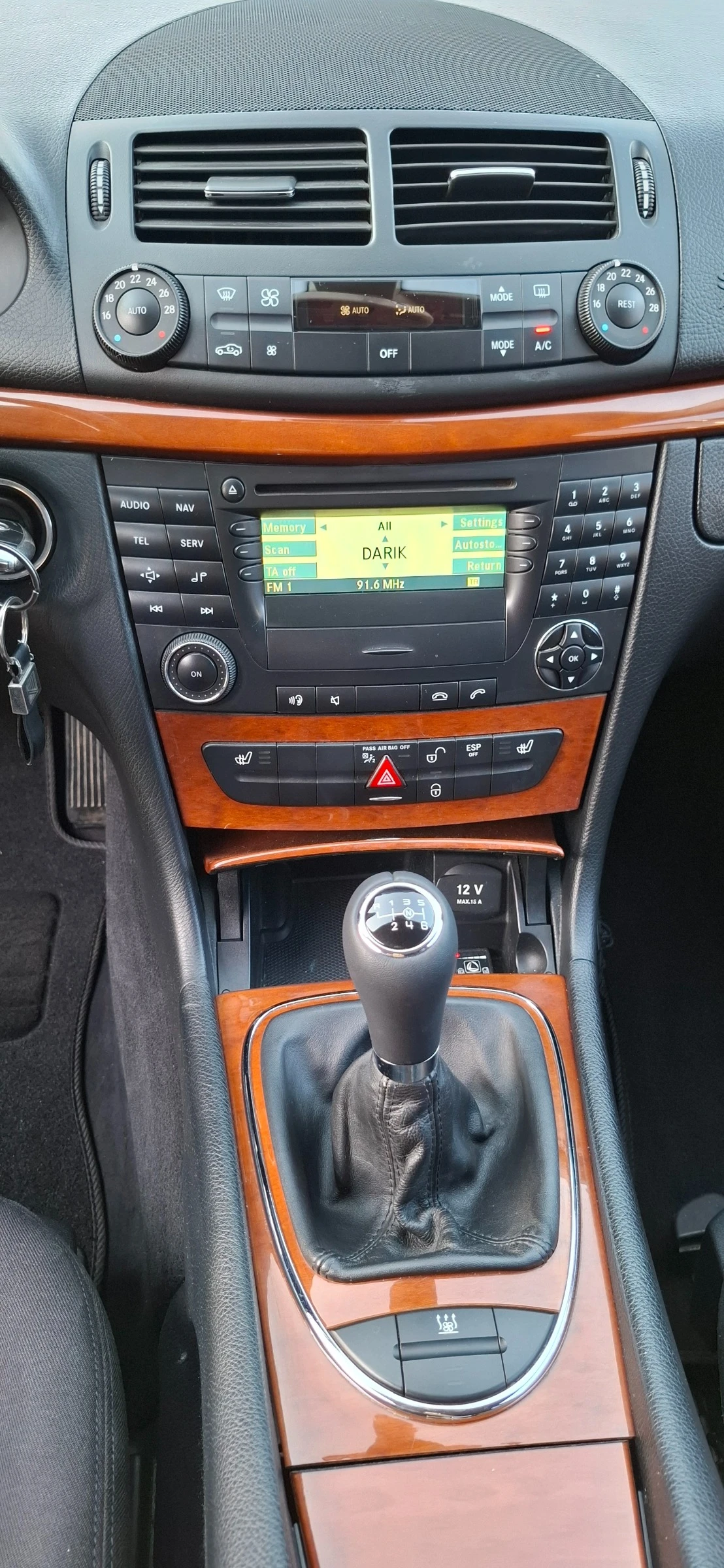 Mercedes-Benz E 200 Компресор + Газ | Mobile.bg — изображение 13