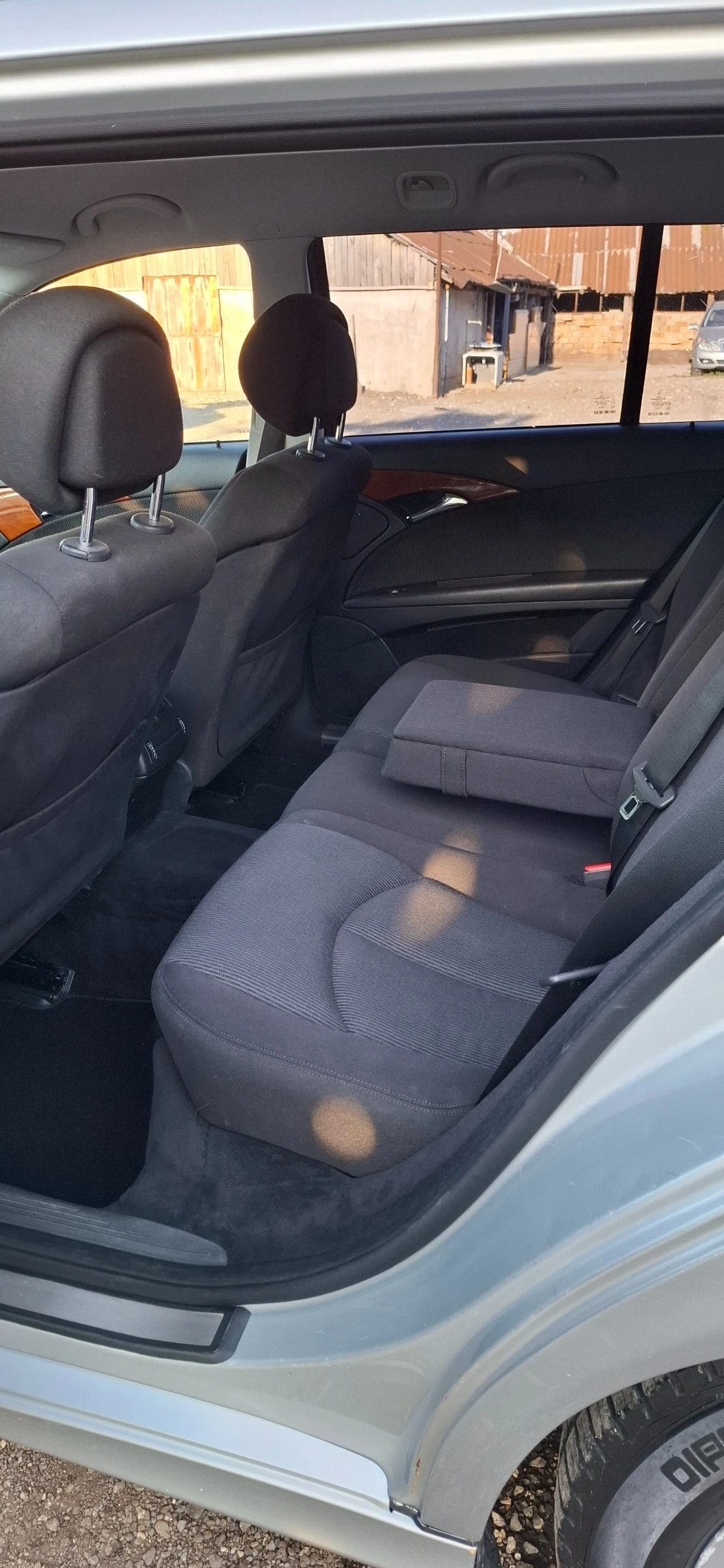 Mercedes-Benz E 200 Компресор + Газ | Mobile.bg — изображение 15