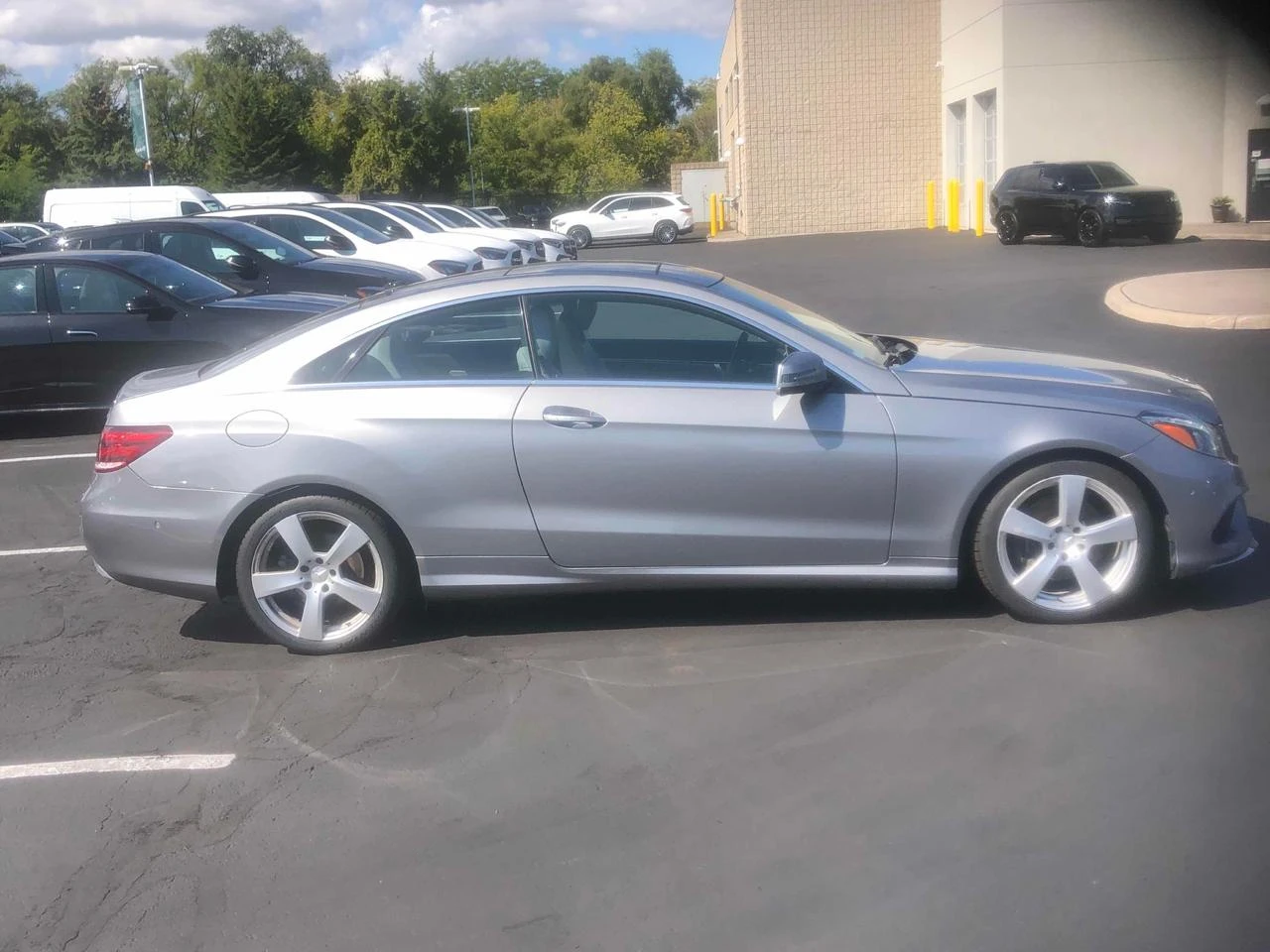 Mercedes-Benz E 400 4MATIC* Авто финансиране* Карфакс - изображение 3